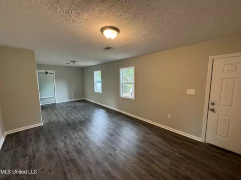 742 Montclair Pl, Jackson, MS 39206 photo 2