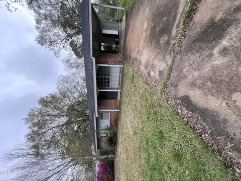 7216 Hampton Dr, Biloxi, MS 39532 photo 1