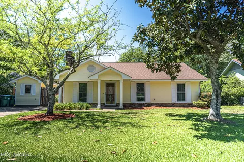12499 Red Fox Dr, Gulfport, MS 39503