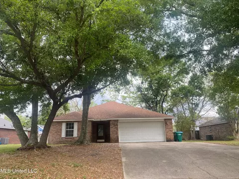 2517 Havard Rd, Ocean Springs, MS 39564
