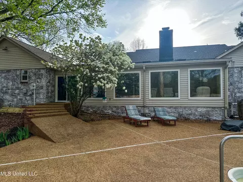 Exterior - 2088 Aspen Dr, Nesbit, MS 38651 photo 4 of 8