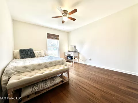Bedroom - 2088 Aspen Dr, Nesbit, MS 38651 photo 3 of 3