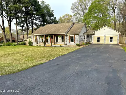 Exterior - 2088 Aspen Dr, Nesbit, MS 38651 photo 2 of 8