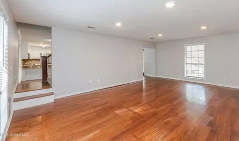 Living - 545 Dixton Dr, Brandon, MS 39047 photo 3 of 4