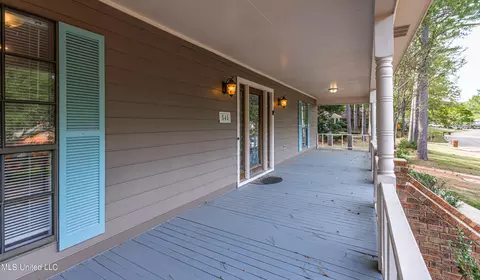 Exterior - 545 Dixton Dr, Brandon, MS 39047 photo 7 of 14