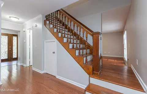Entry Way - 545 Dixton Dr, Brandon, MS 39047 photo 2 of 4