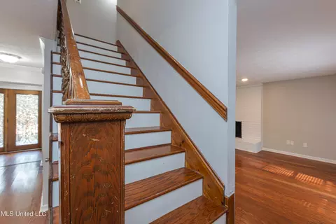 Entry Way - 545 Dixton Dr, Brandon, MS 39047 photo 3 of 4