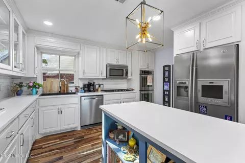 Kitchen - 1615 Sheffield Dr, Jackson, MS 39211 photo 2 of 2
