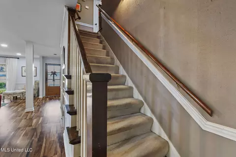 Entry Way - 1615 Sheffield Dr, Jackson, MS 39211 photo 2 of 2