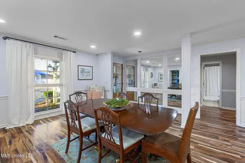 Dining - 1615 Sheffield Dr, Jackson, MS 39211 photo 2 of 4