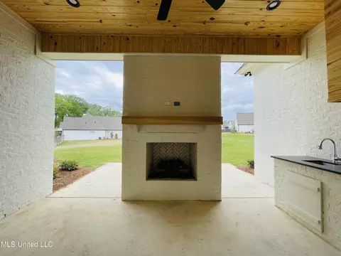 Exterior - 478 Whittington Cir, Madison, MS 39110 photo 6 of 9
