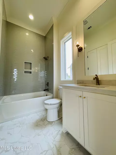 Bath - 478 Whittington Cir, Madison, MS 39110 photo 2 of 11