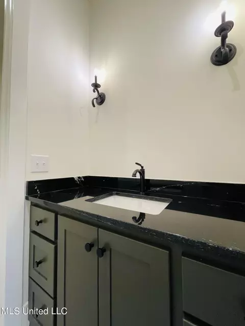 Bath - 478 Whittington Cir, Madison, MS 39110 photo 8 of 11