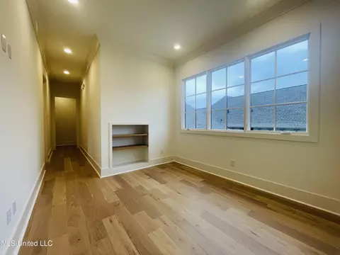 Living - 478 Whittington Cir, Madison, MS 39110 photo 3 of 3