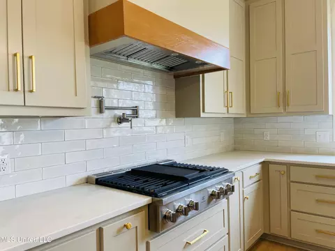 Kitchen - 478 Whittington Cir, Madison, MS 39110 photo 3 of 7