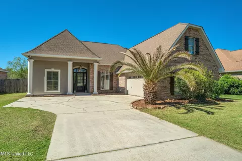 2305 Sunkist Country Club Rd, Biloxi, MS 39532