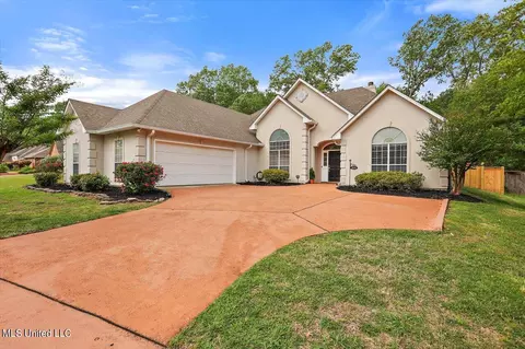 664 Hazelton Dr, Madison, MS 39110