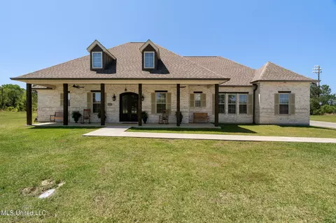 154 Jefferson Davis Prkwy Pkwy, Picayune, MS 39466