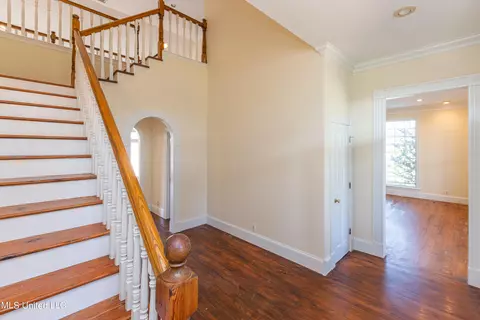 Entry Way - 280 Mccullough Ln, Flora, MS 39071 photo 4 of 9