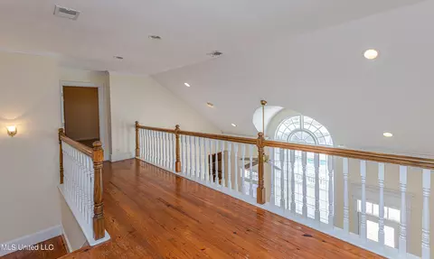 Entry Way - 280 Mccullough Ln, Flora, MS 39071 photo 6 of 9