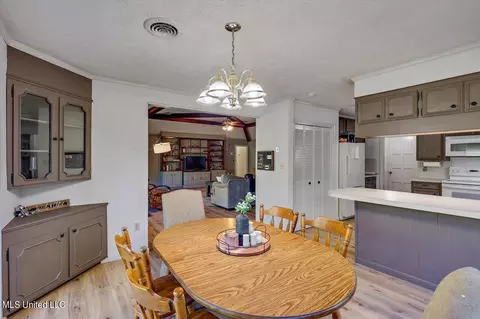 Dining - 1248 Lee Ln, Raymond, MS 39154 photo 2 of 2