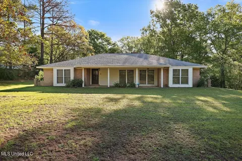 1248 Lee Ln, Raymond, MS 39154