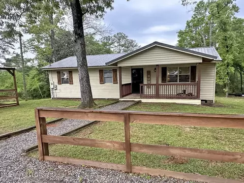 Exterior - 137 Louis Ln, Lucedale, MS 39452 photo 2 of 10