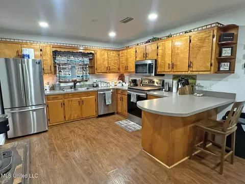 Kitchen - 137 Louis Ln, Lucedale, MS 39452 photo 3 of 4