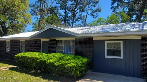 15621 Belmont Dr, Biloxi, MS 39532
