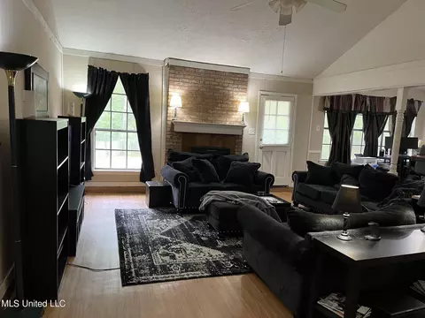5250 Brookhollow Dr, Jackson, MS 39212 photo 2