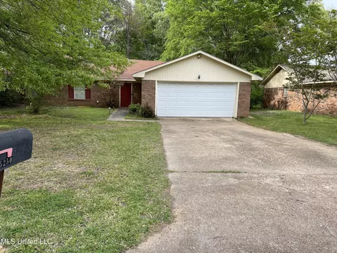5250 Brookhollow Dr, Jackson, MS 39212