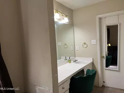 5250 Brookhollow Dr, Jackson, MS 39212 photo 8