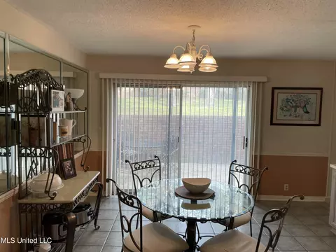 Dining - 60 Sycamore Ln, Brandon, MS 39042 photo 1 of 1