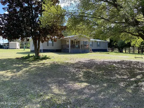 8833 Myrleville Rd, Benton, MS 39039