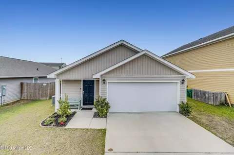 2417 Gladiolus St, Ocean Springs, MS 39564