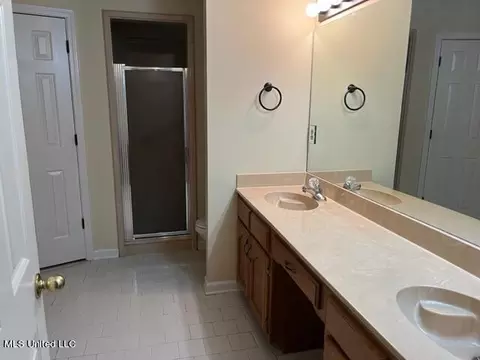 Bath - 731 Fairways Trl, Hernando, MS 38632 photo 1 of 3