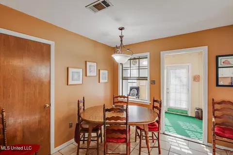 Dining - 103 Pebble Ln, Clinton, MS 39056 photo 1 of 3