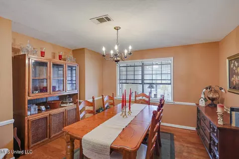 Dining - 103 Pebble Ln, Clinton, MS 39056 photo 2 of 3