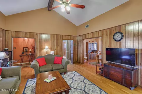 Living - 103 Pebble Ln, Clinton, MS 39056 photo 4 of 4