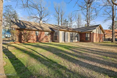 Exterior - 103 Pebble Ln, Clinton, MS 39056 photo 8 of 9