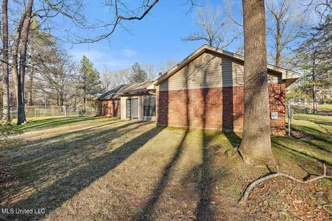 Exterior - 103 Pebble Ln, Clinton, MS 39056 photo 6 of 9