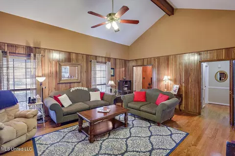 Living - 103 Pebble Ln, Clinton, MS 39056 photo 3 of 4