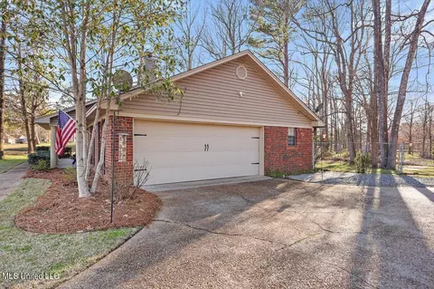 Exterior - 103 Pebble Ln, Clinton, MS 39056 photo 4 of 9