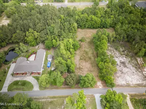 310 Julia St, Bay Saint Louis, MS 39520