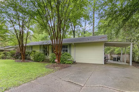 Exterior - 4351 Manhassett Dr, Jackson, MS 39211 photo 5 of 6