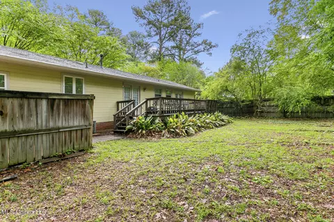 Exterior - 4351 Manhassett Dr, Jackson, MS 39211 photo 4 of 6