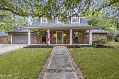 131 Watersedge Dr, Ocean Springs, MS 39564