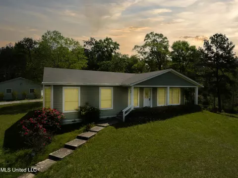 94 Hoadley Rd, Poplarville, MS 39470
