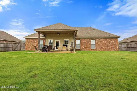 Exterior - 2022 E Ridge Cir, Madison, MS 39110 photo 9 of 10