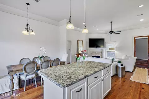 Kitchen - 2022 E Ridge Cir, Madison, MS 39110 photo 4 of 6